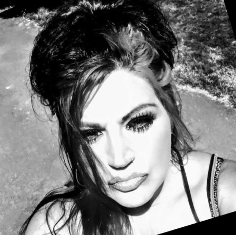 Raynee Day model nice image