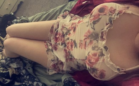 Emi Baby model sexy img