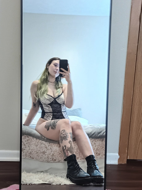 Ms Raspberry nudes star pic