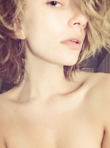 reyka art actress pic