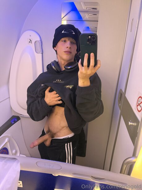 Reno Gold_ pornographic actress photos