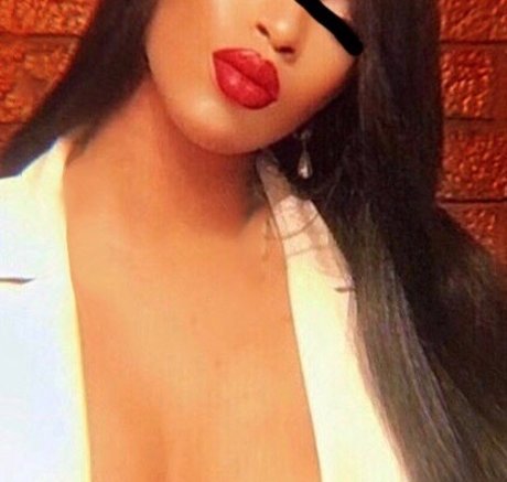 Renay Blue erotic model img