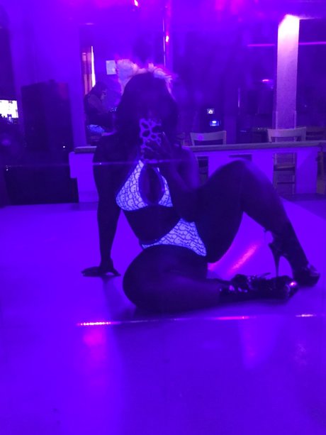 REMY RED 1738 hd pornstar picture