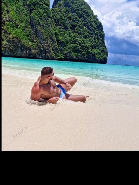 Rego naked star pics