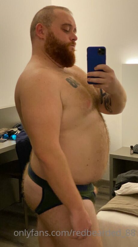 RedBearded nude model pic