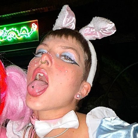 Clara Moon model erotic pic