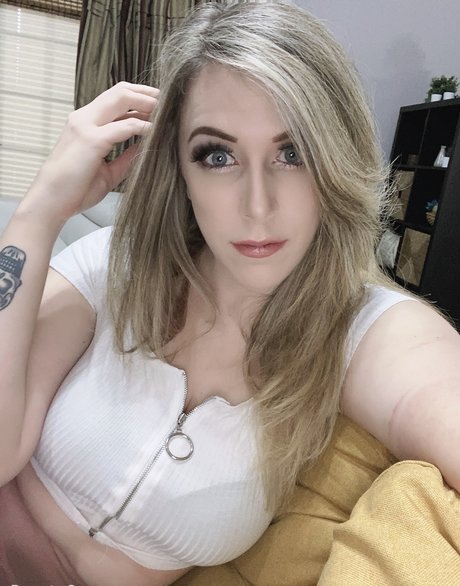 Shelby Paris_ free actress pictures