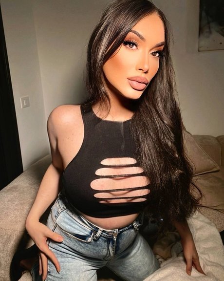 Ronikalman9 model art pictures