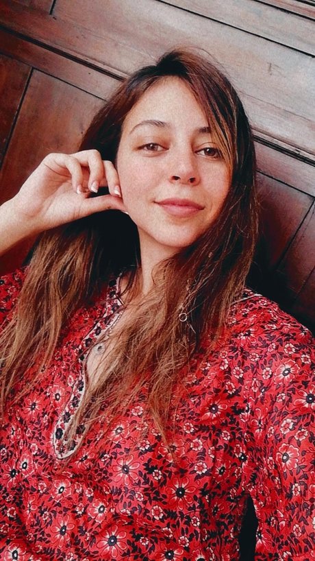 Romi Su rez ASMR star hot pictures