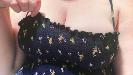 Romashka beautiful model img