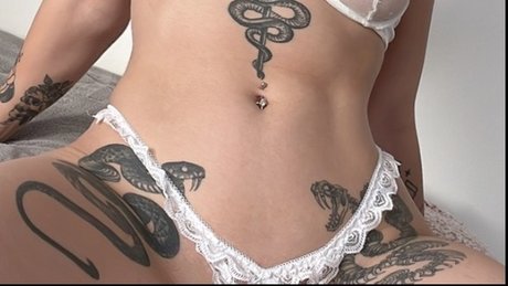 RODHONITE_ nude pornstar picture