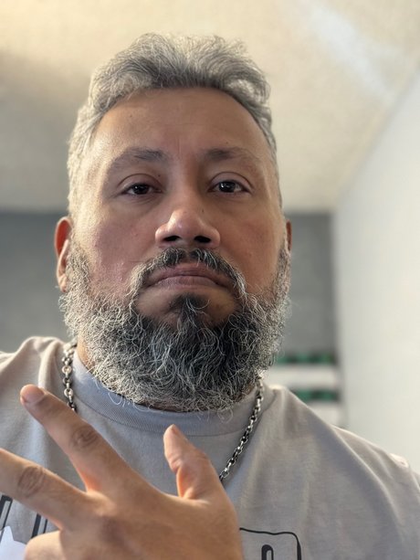 Edwardo adult model image