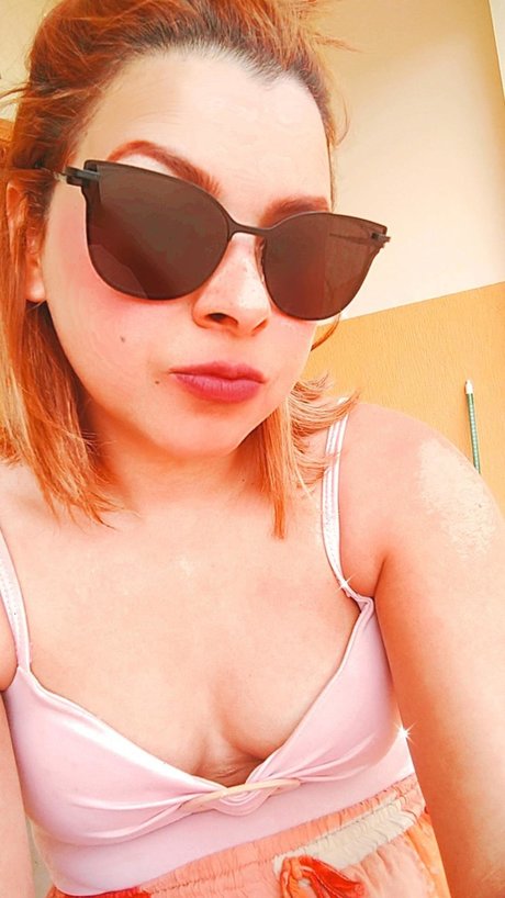 Roberta Dias sexy star image