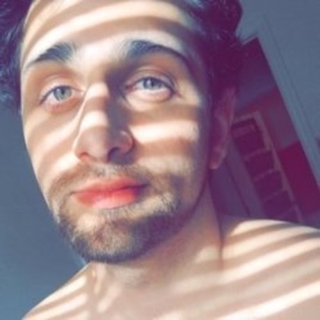 Leo Risings nude actress img