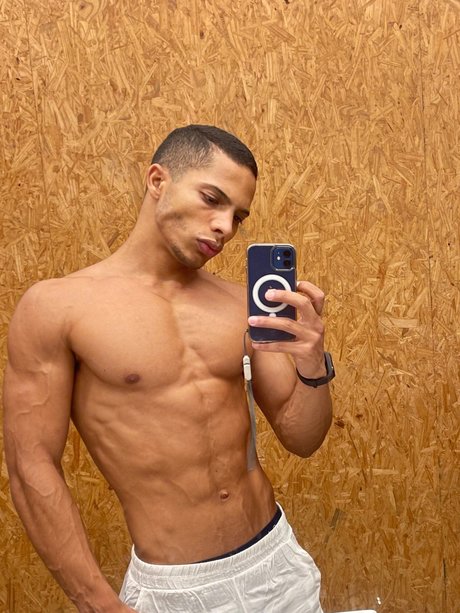 Henrique Santos pornstar pictures