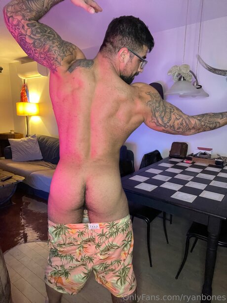 Ryan Bones model sexy pic