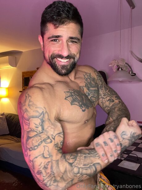 Ryan Bones star high quality photo