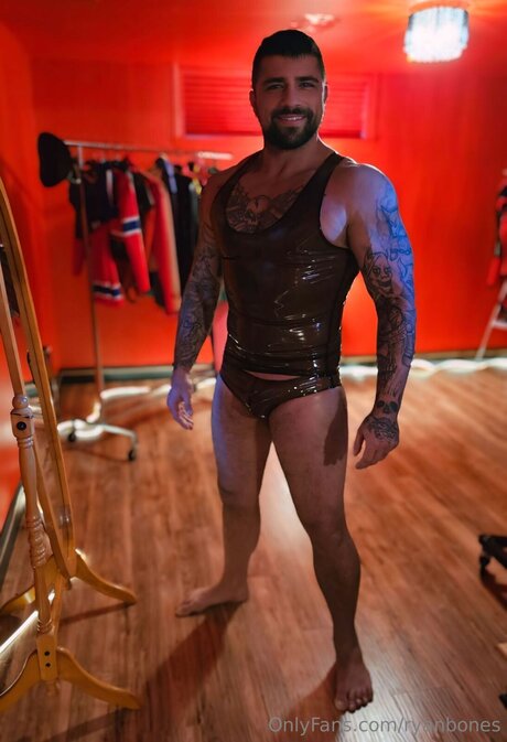 Ryan Bones model high quality picture