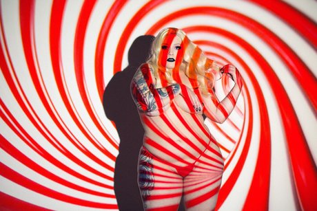 Ruby Tesla star art pictures