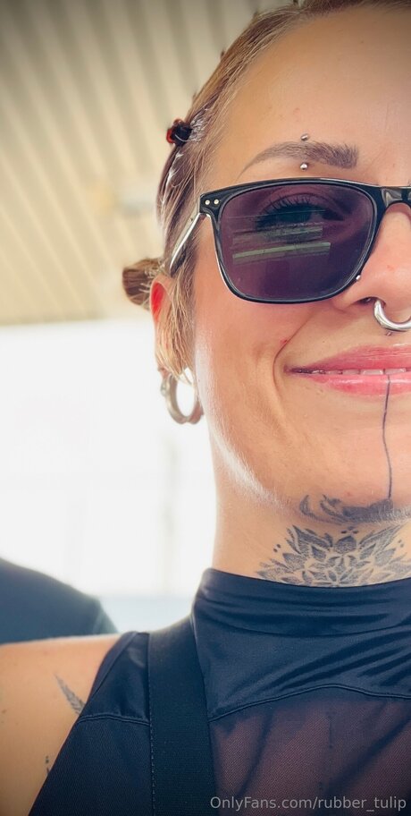 rubber tulip star perfect img