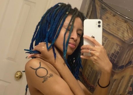 RoyalBlue star nude image