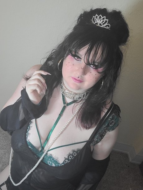 Lady Valentine star free pics