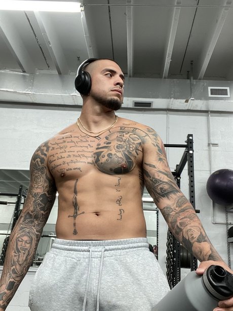 Costaricanpapii pornstar naked pics