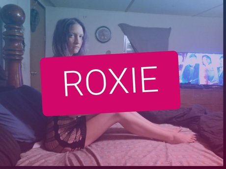 Roxie Moon model beautiful pics