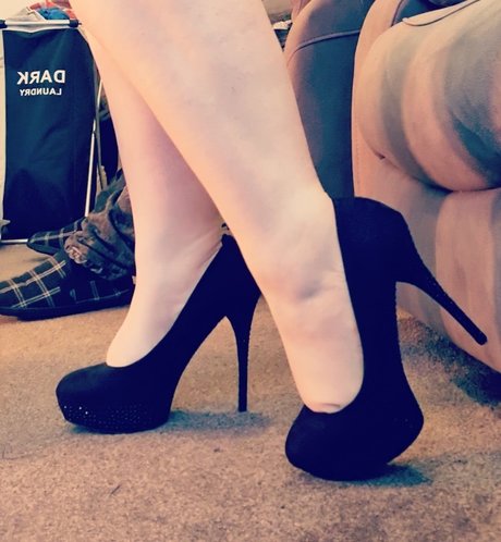 Roxanna Lake model nudes archive