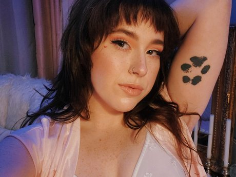 Rowan Emerson hot pornstar gallery