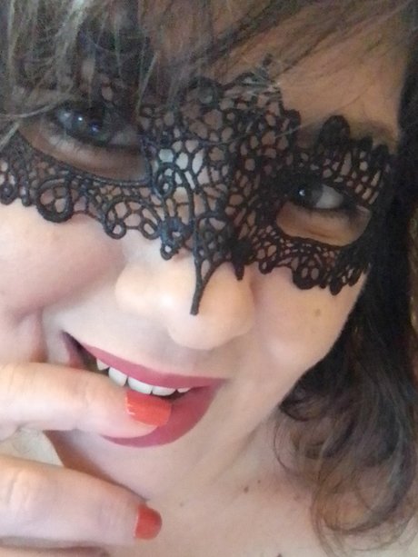 Rouge naked actress pic