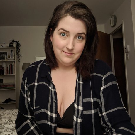 Rosie Peach pornographic model image