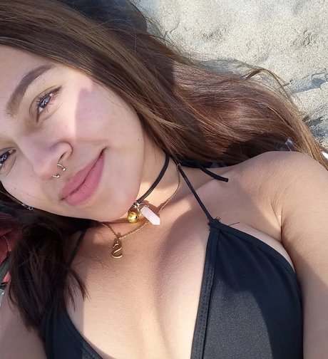 Romina Best star hd img