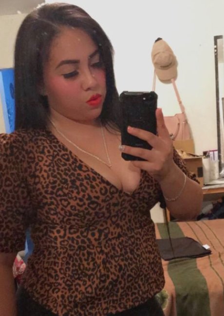 Samantha Lozano hot model galleries