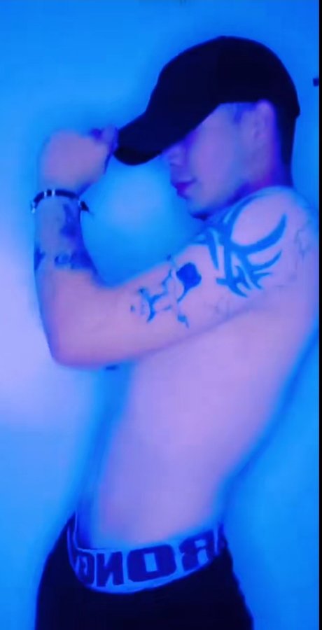 SALVADOR LANDA free actress pic