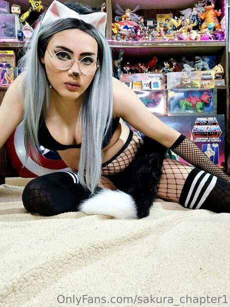 Waifu Karen Sakura star sexy photos