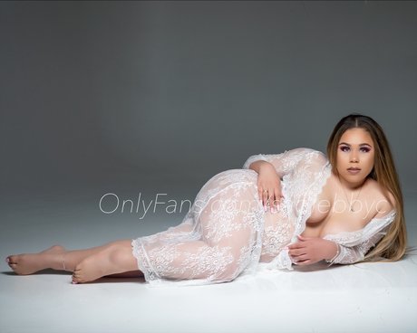 SADIE ALL INCLUSIVE VIP model erotic pictures