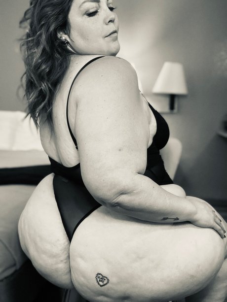 SadieBabie hot actress galleries