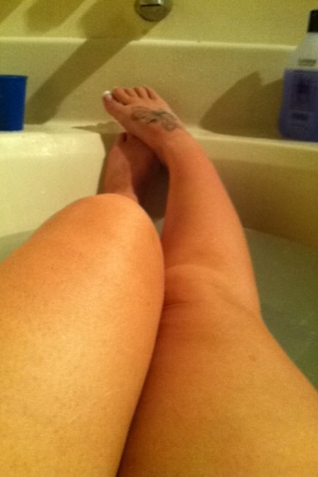 Sabrina s Sweet Feet star naked pic