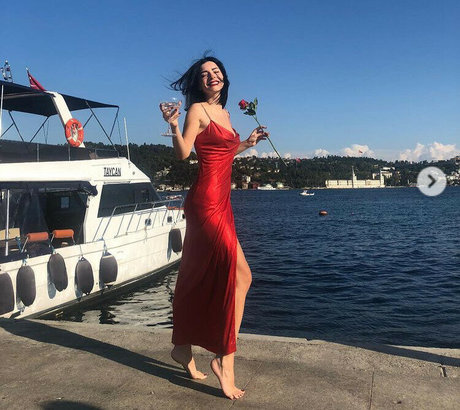 Merve Bolugur sex actress photo