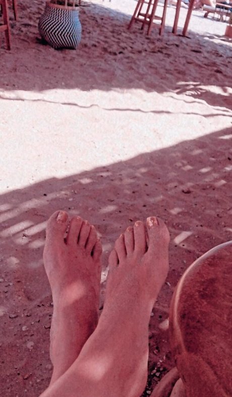 Merve Bolugur hot model pics