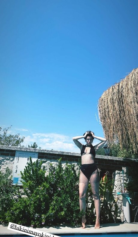 Merve Bolugur hot pornstar photo