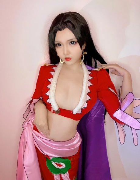 Azulachan beautiful actress pictures