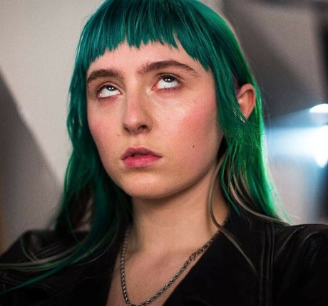 Ashnikko model perfect pics