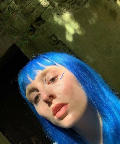 Ashnikko star perfect photo