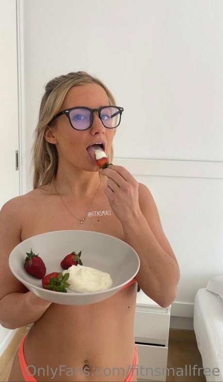 fitnsmallfree naked pornstar images