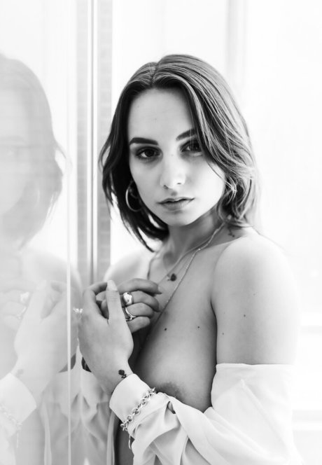 Lara Arluni pornstar beautiful archive