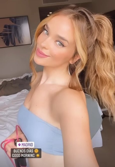 Twin Melody star nude images