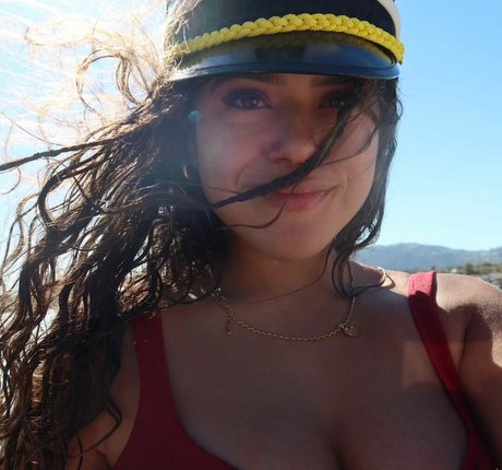 Maisa Silva star erotic pictures