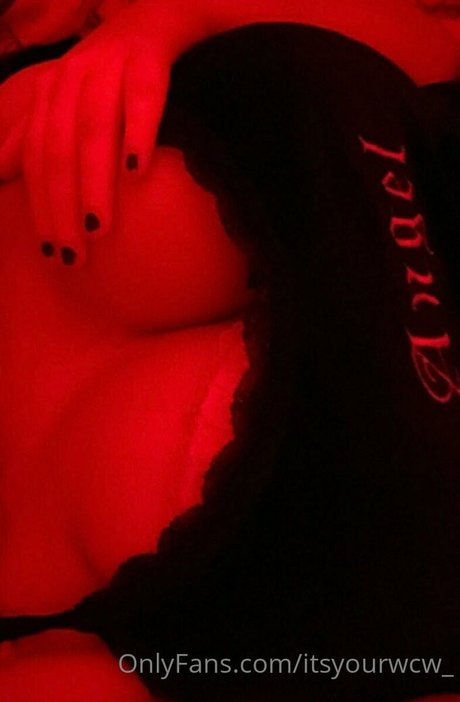 itsyourwcw_ pornstar adult pic